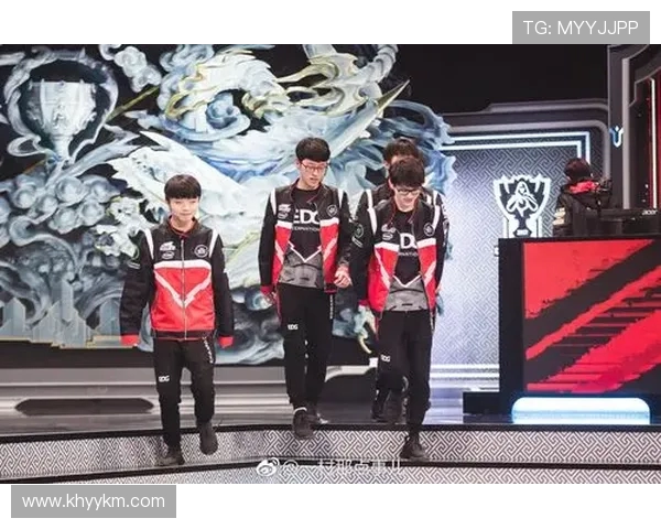 EDG战队的荣耀与挑战：从默默无闻到精英赛巅峰之路的奋斗历程