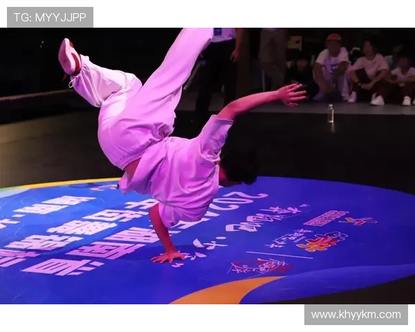 全国街舞大赛点评:深圳攀岩队默契配合展现团队精神与舞蹈魅力 全国街舞大赛点评:深圳攀岩队默契配合展现团队精神与舞蹈魅力