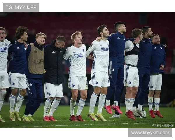 卡拉巴赫与希腊竞技的激烈对决揭示了足球战术的魅力与团队精神